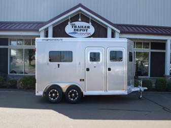 New FEATHERLITE 2-HORSE STRAIGHT LOAD WITH DRESSING ROOM