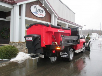 New Western Tornado Poly Spreader